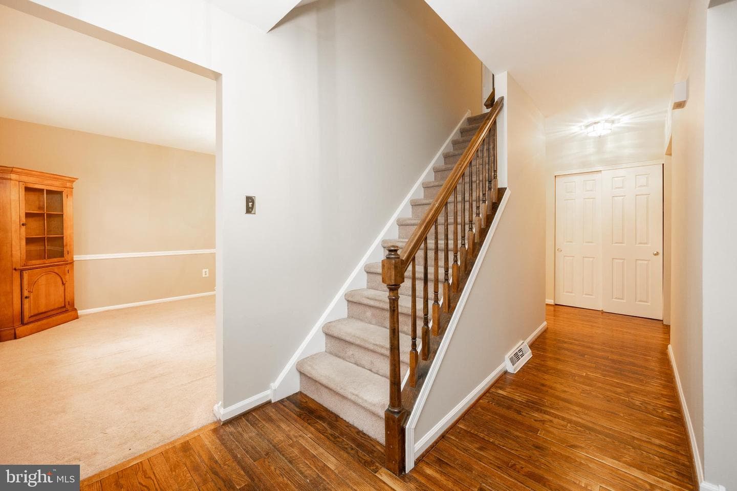 103 Stephen Drive photo 4