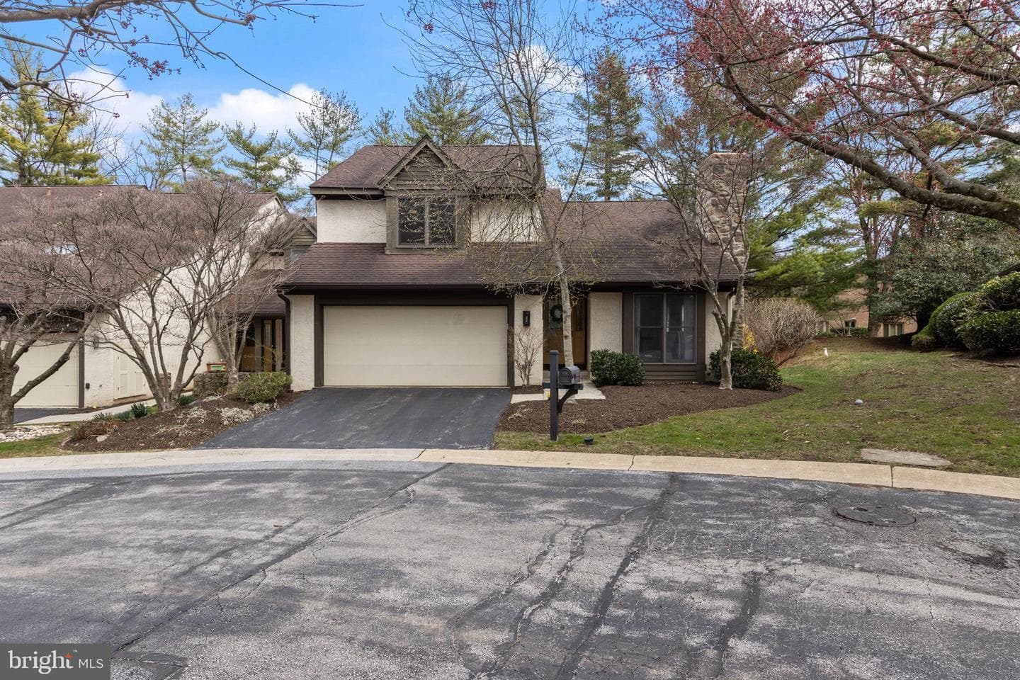 405 Millhouse Pond photo 2