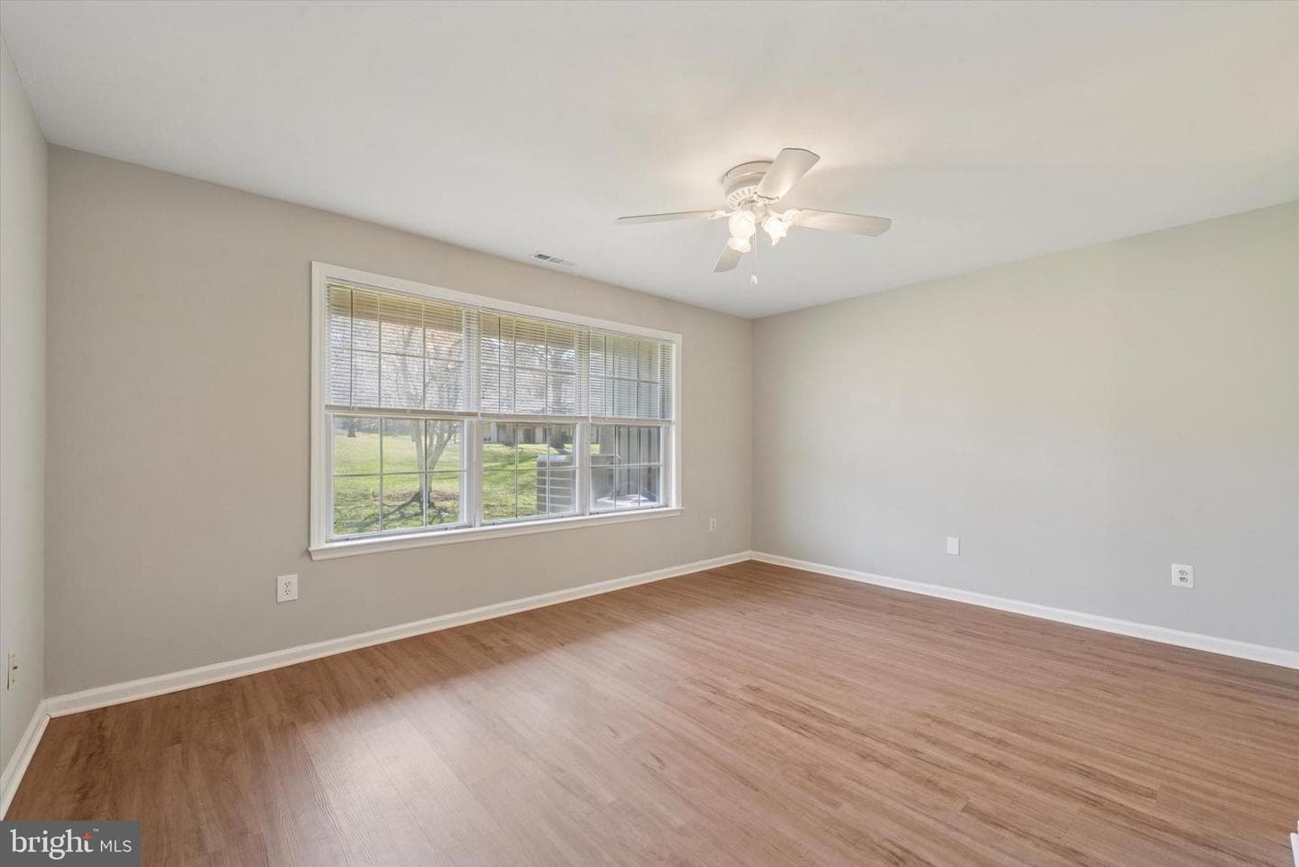 205 Fairfield Court #205 photo 11