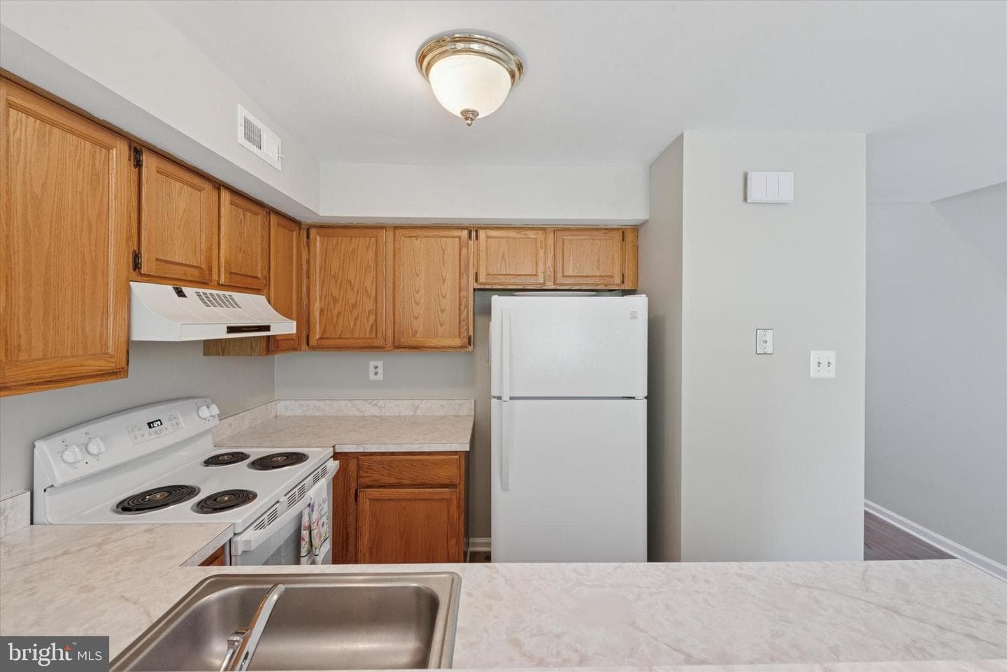 205 Fairfield Court #205 photo 7
