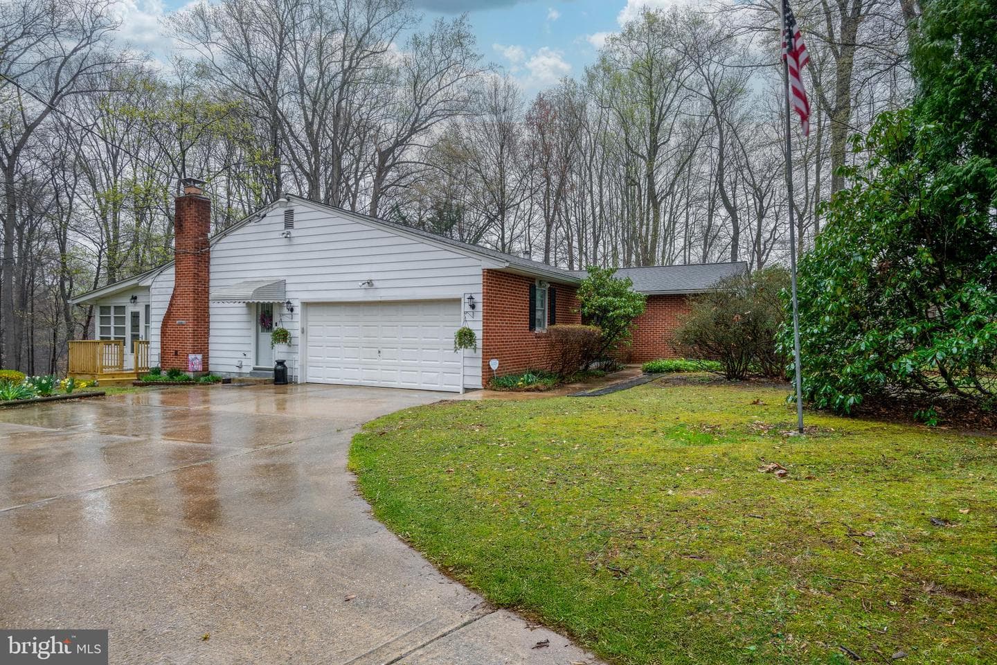 685 Chambers Rock Road photo 2