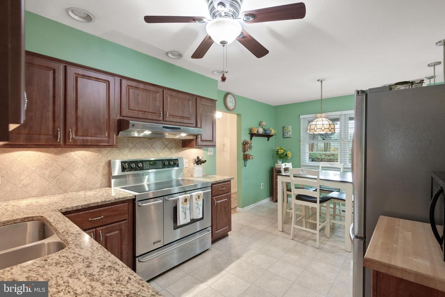 685 Chambers Rock Road photo 5