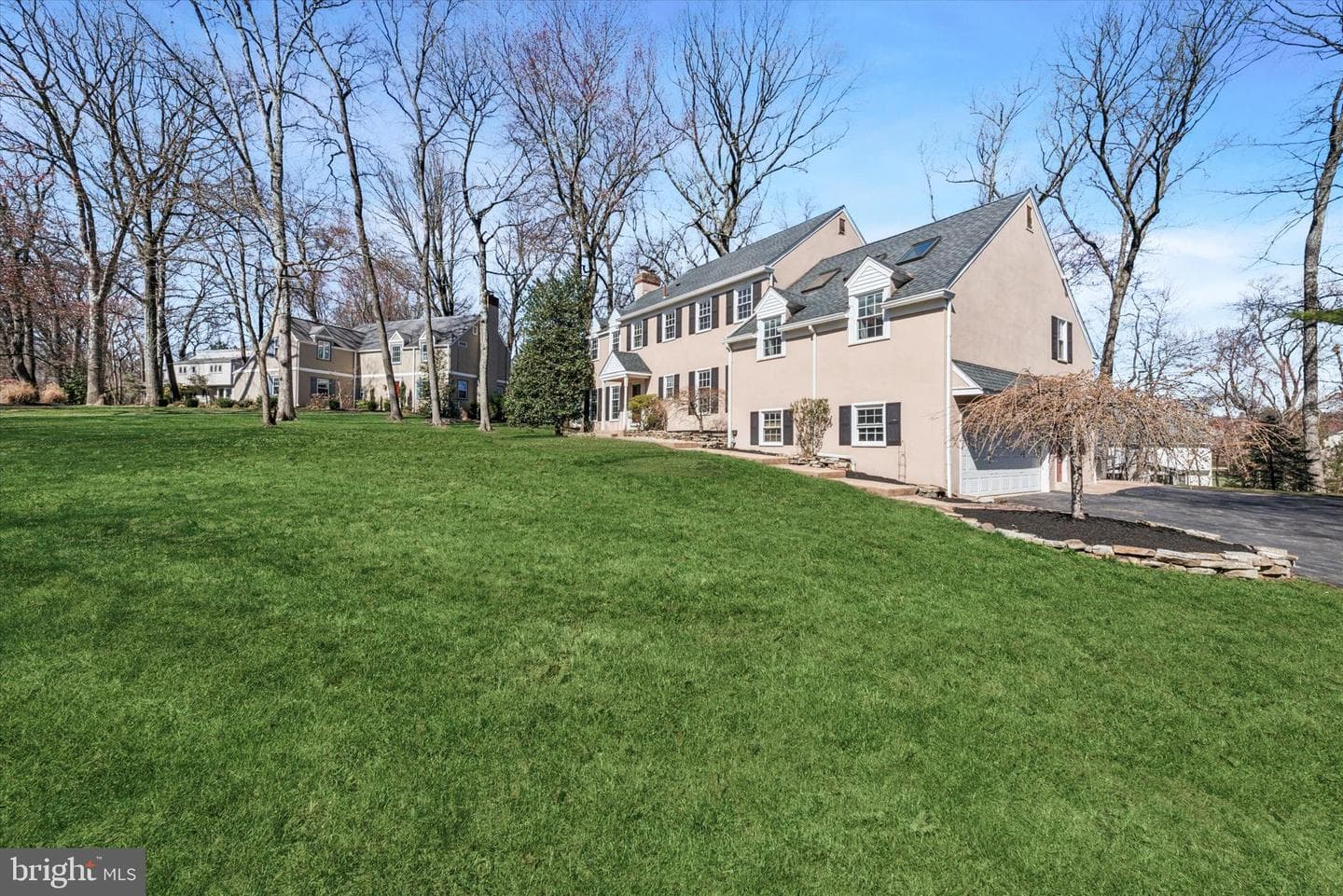 1545 Tanglewood Drive photo 4