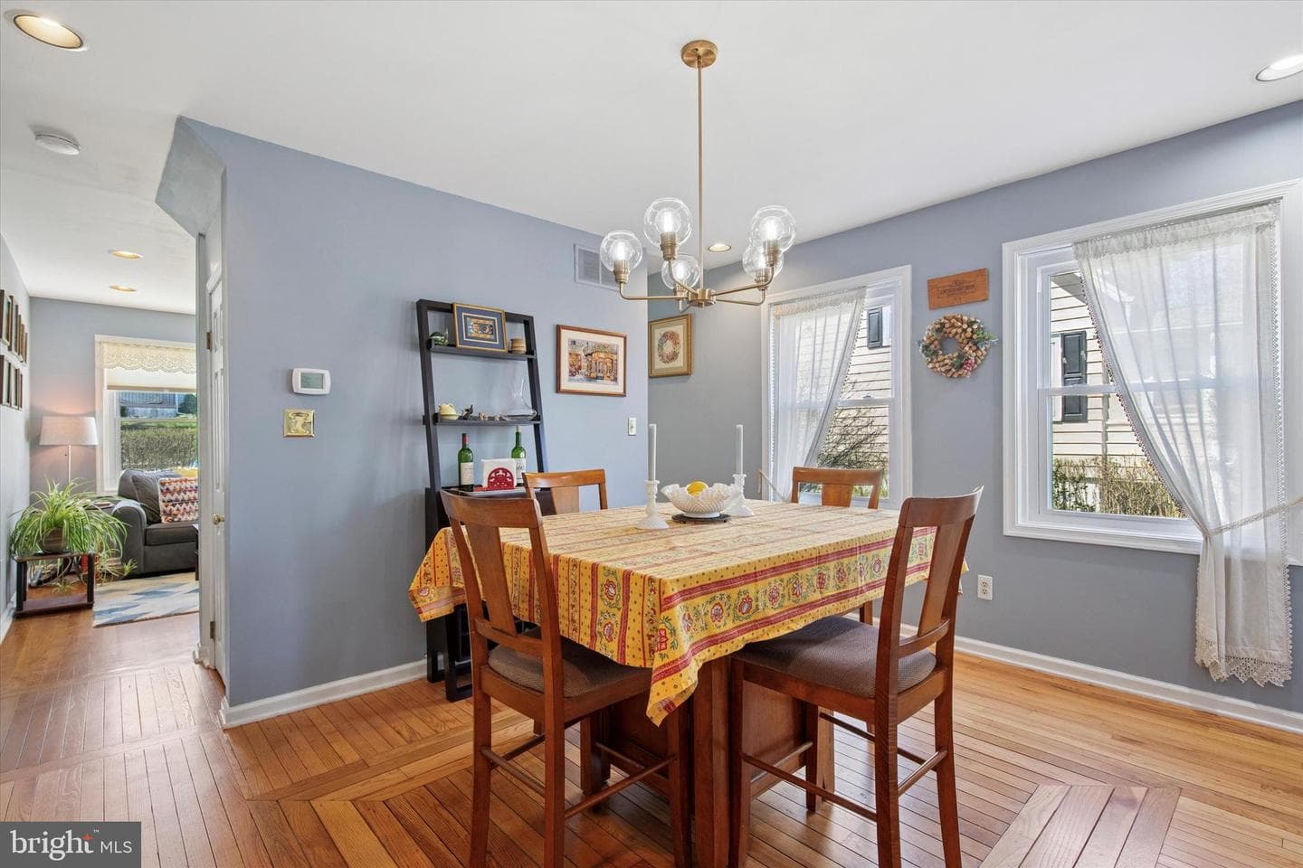 103 W Circular Avenue photo 8