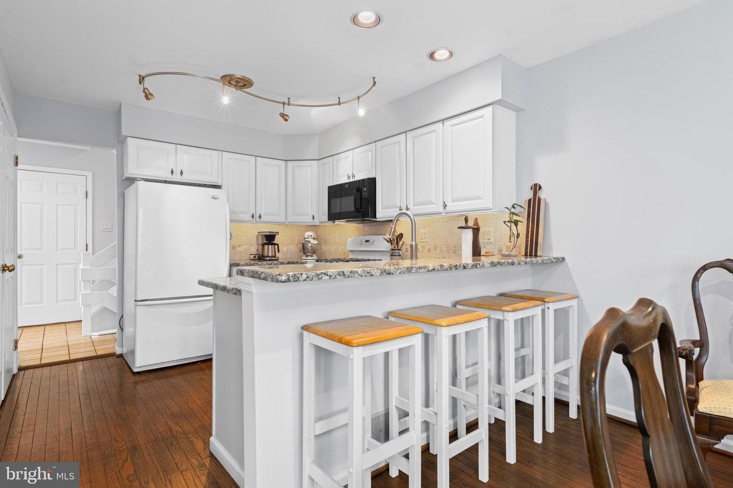 21 Newport Drive photo 31