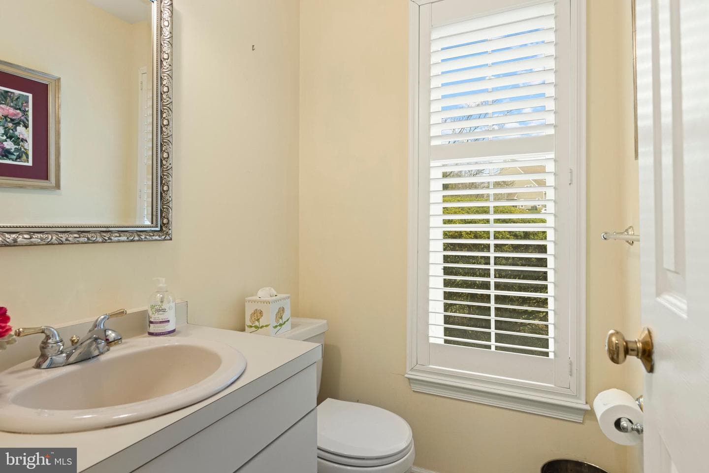 21 Newport Drive photo 36