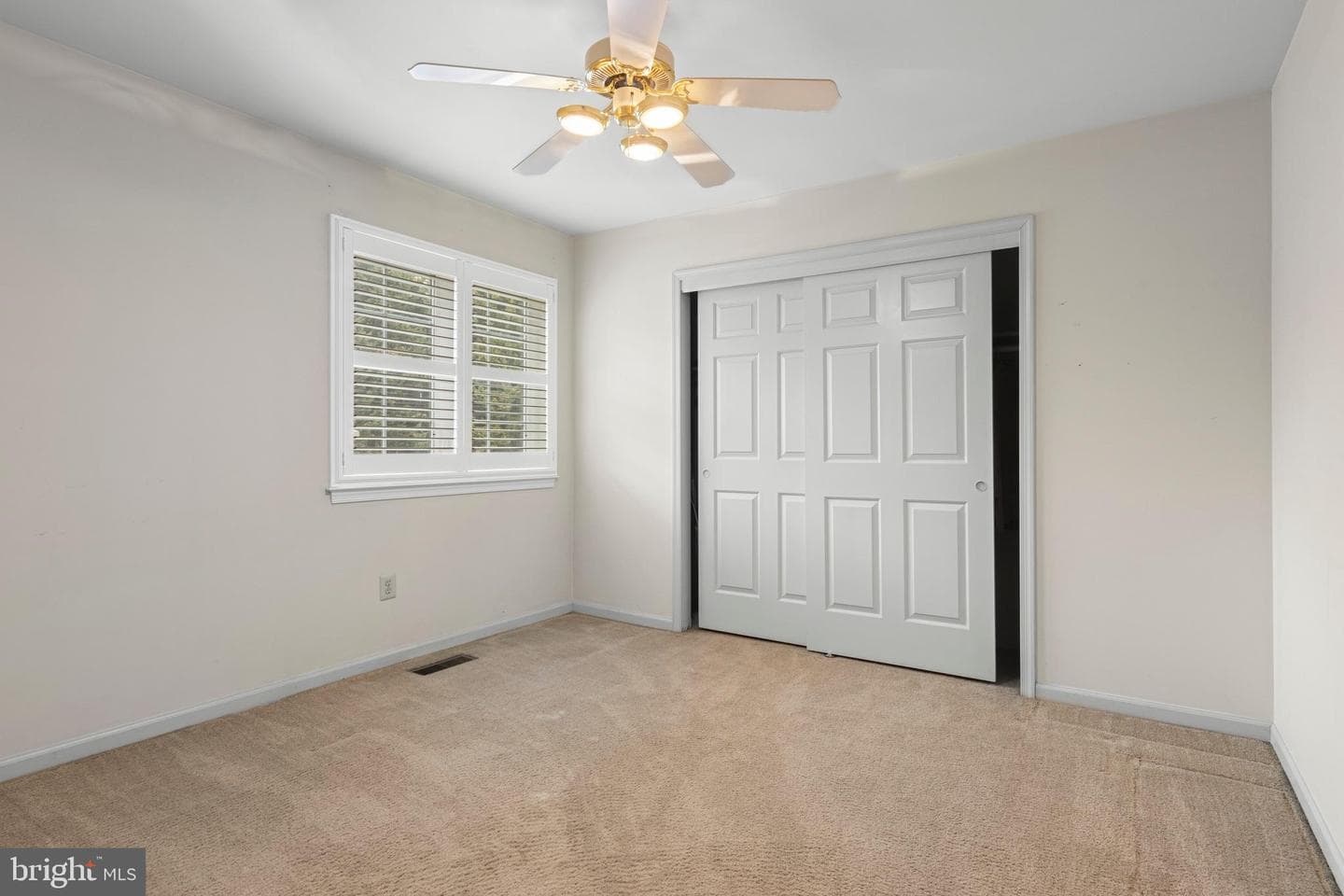 21 Newport Drive photo 47