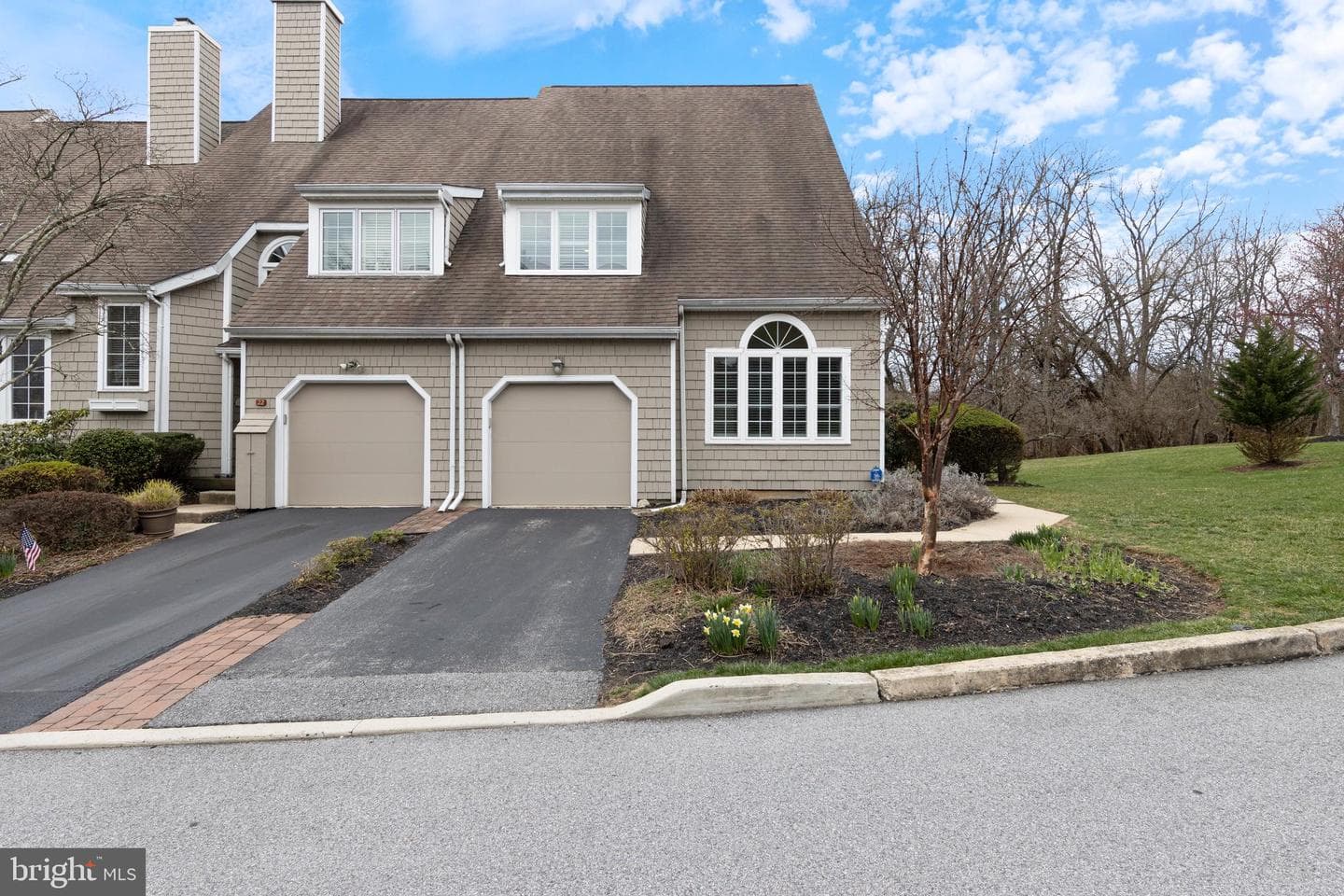 21 Newport Drive photo 5