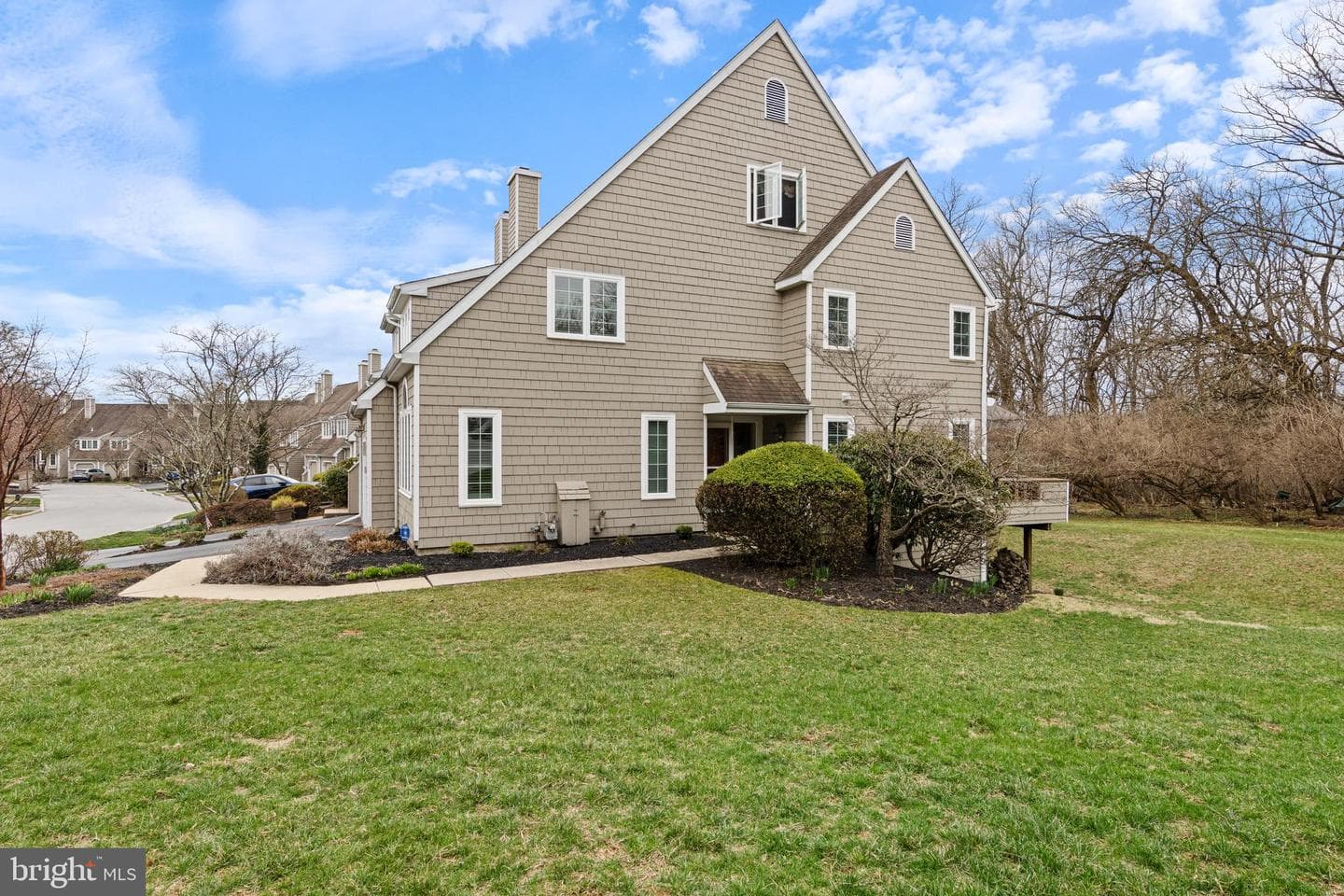 21 Newport Drive photo 6