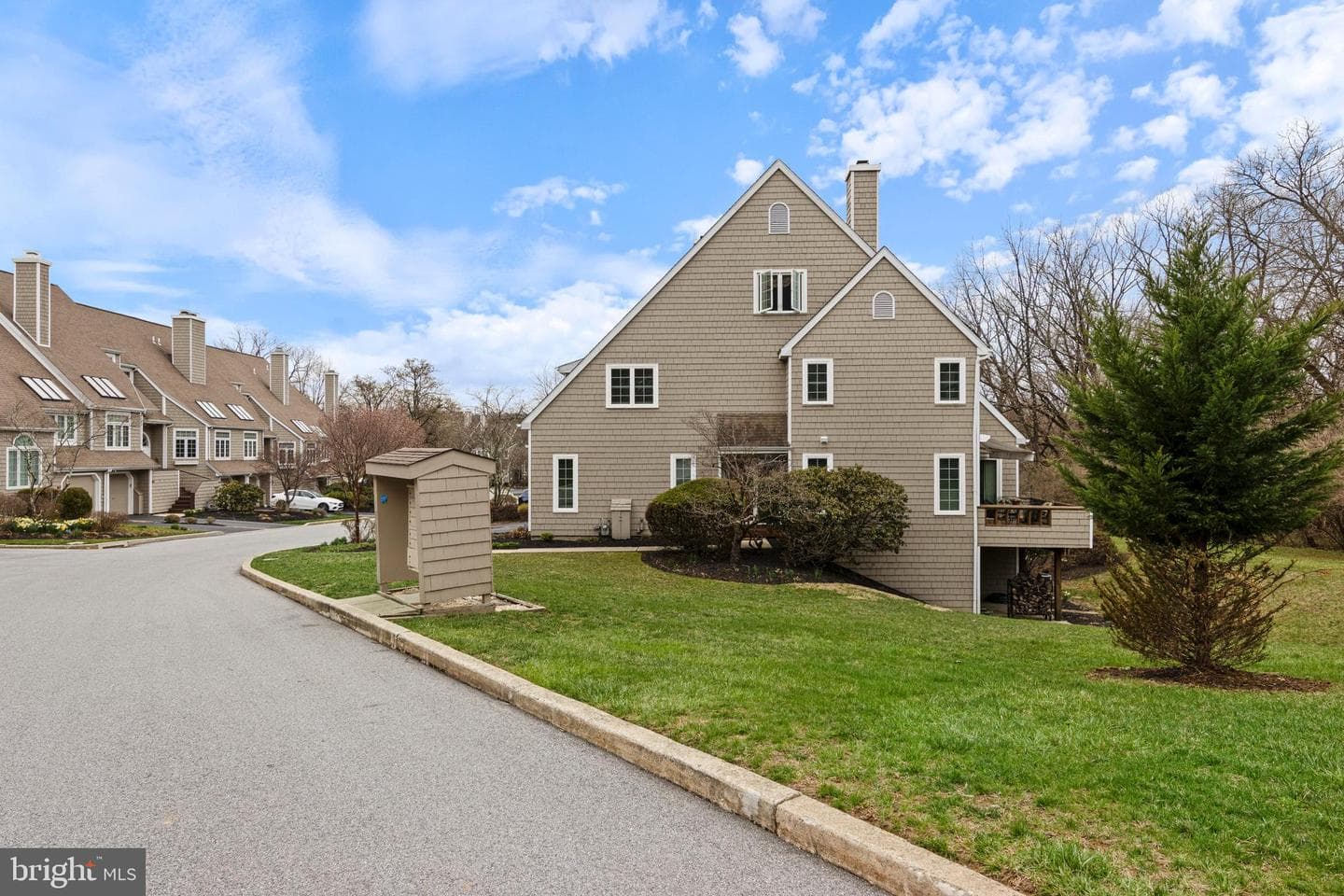 21 Newport Drive photo 7