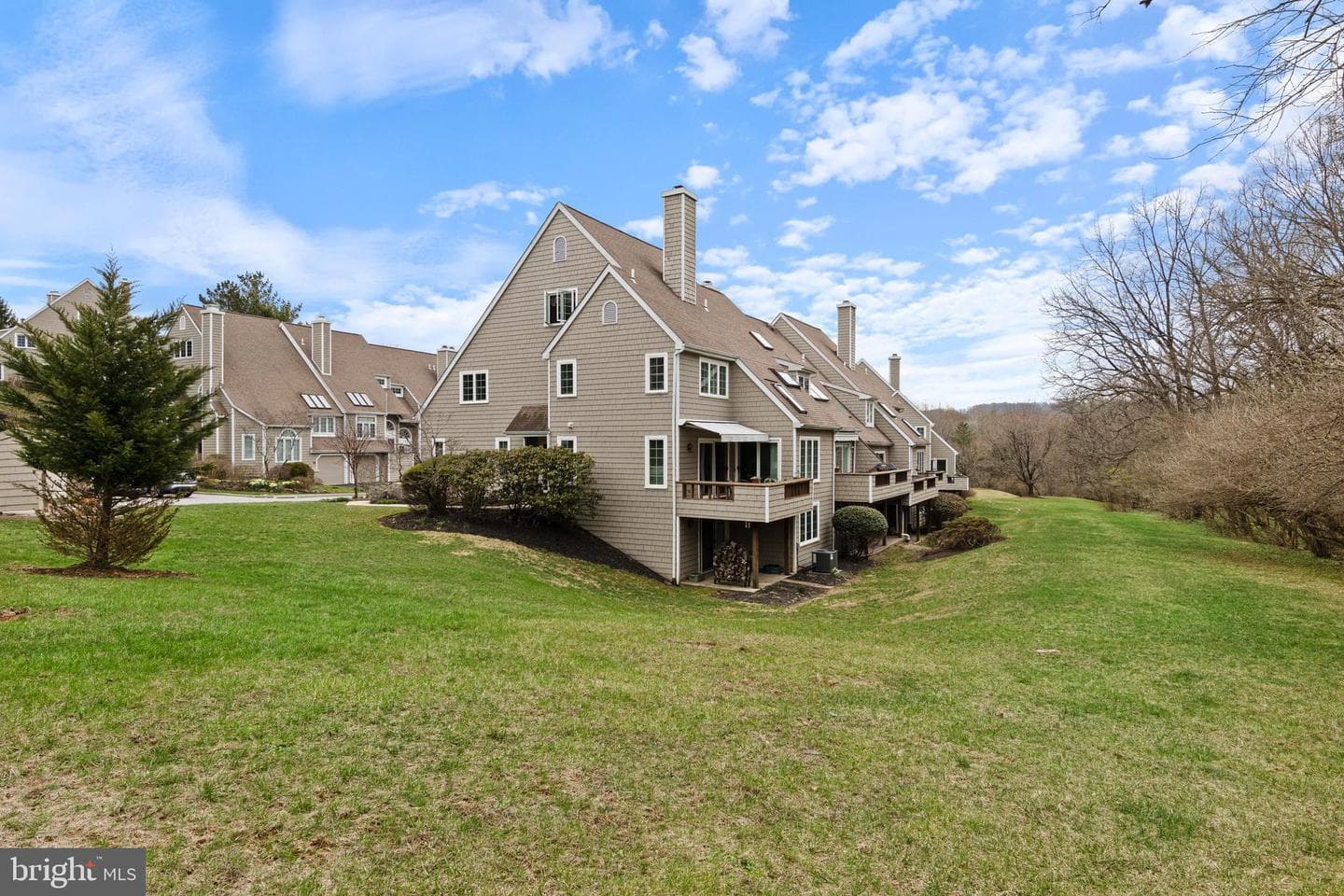 21 Newport Drive photo 8