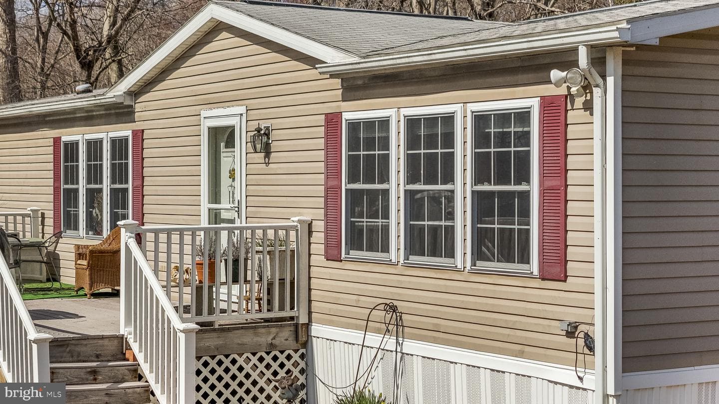 106 Sharon Drive photo 2