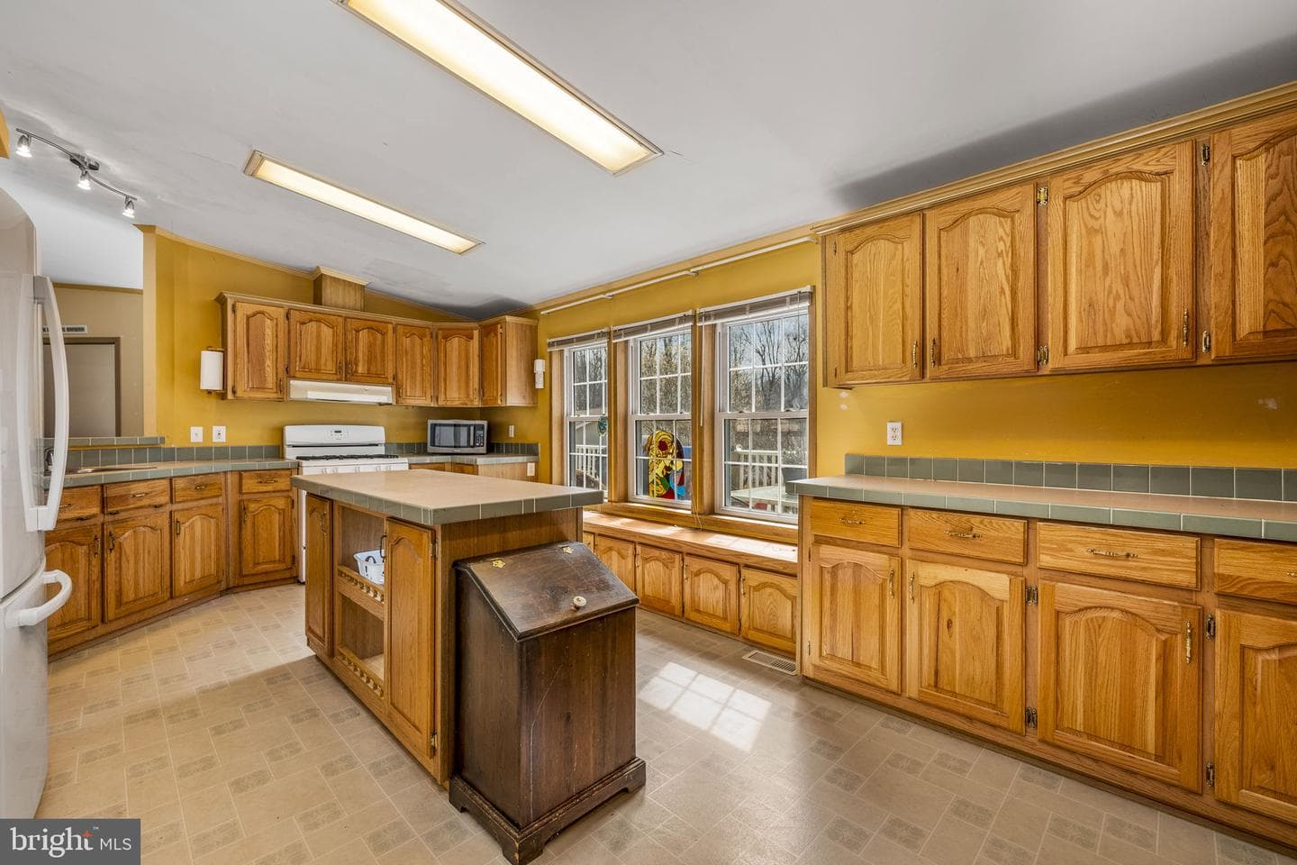 106 Sharon Drive photo 9