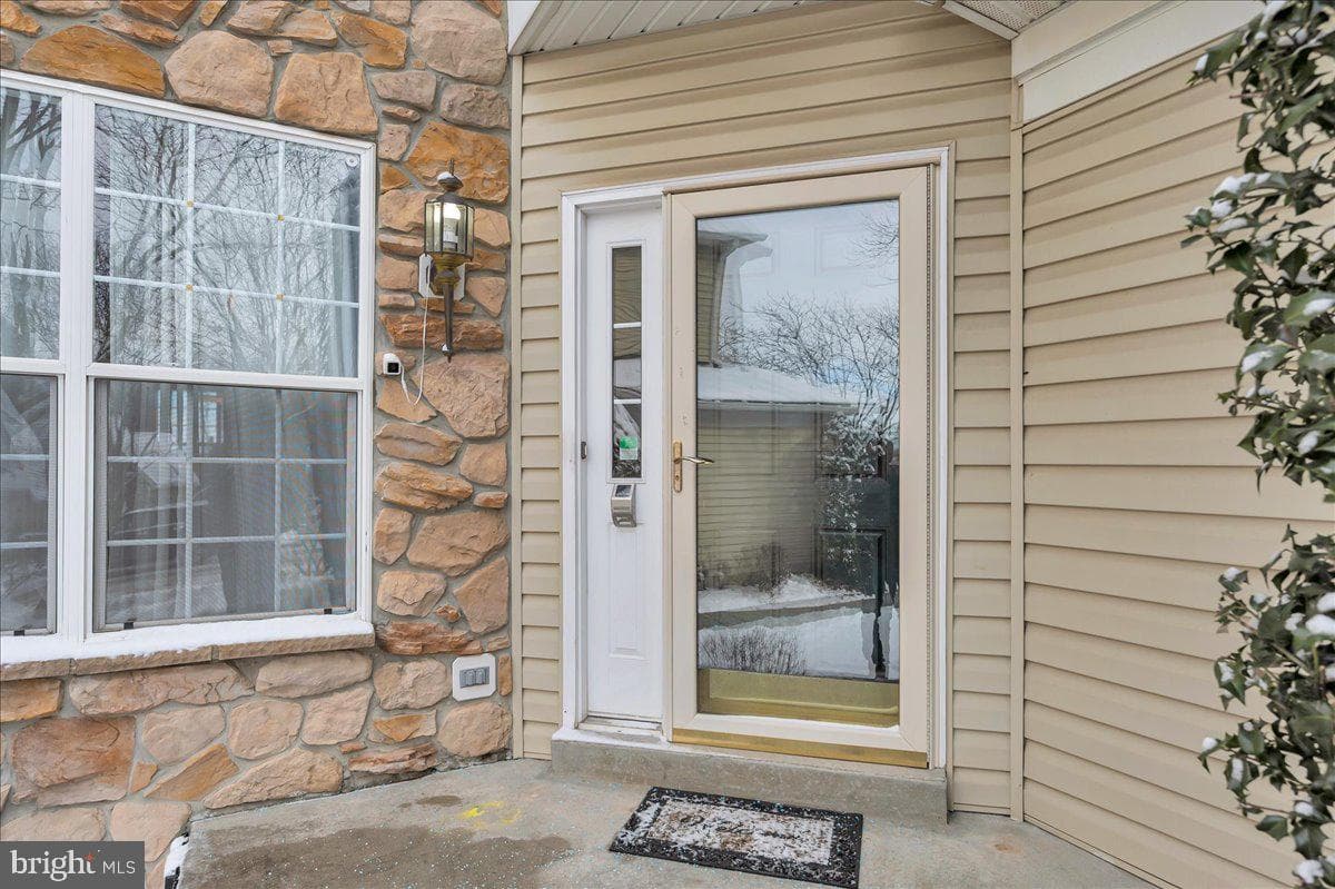 203 Silverbell Court photo 3