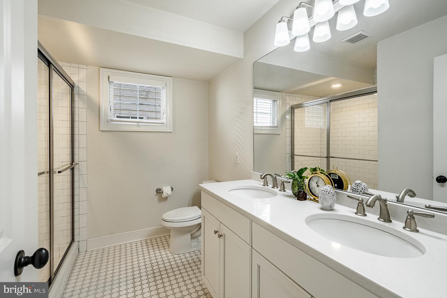 623 Mulberry Street photo 17