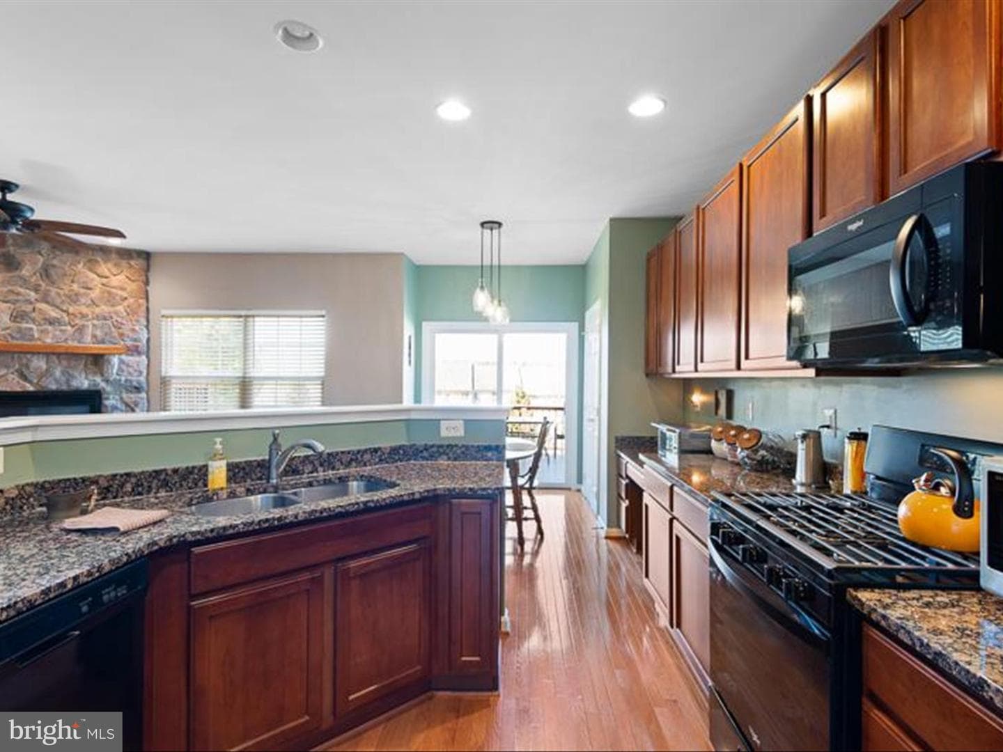 320 Elizabeth Drive photo 4