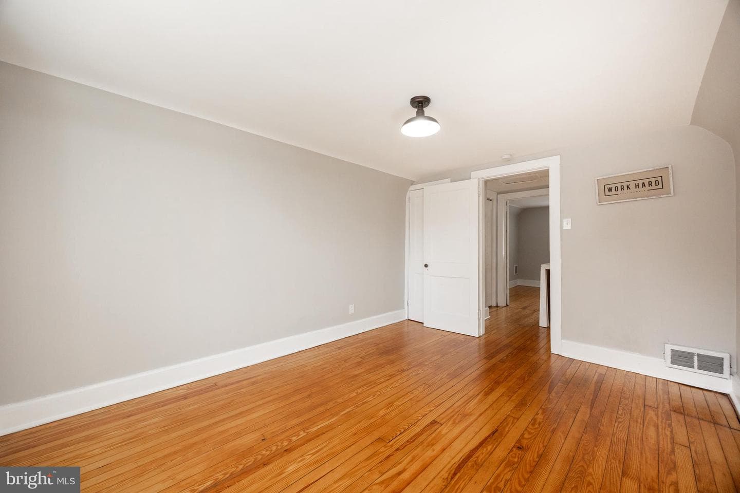 509 W Uwchlan Avenue photo 21