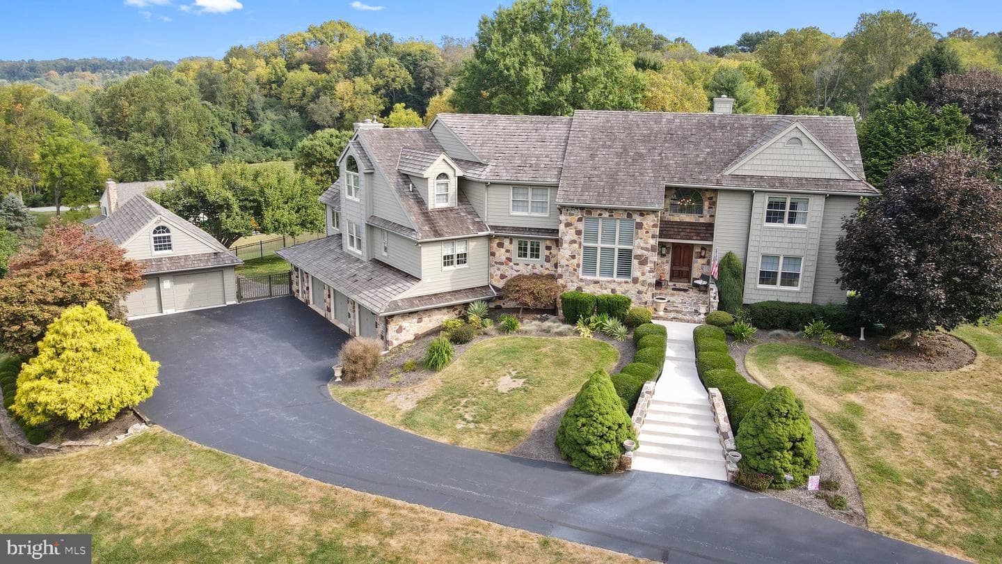 200 Barn Hill Road photo 2