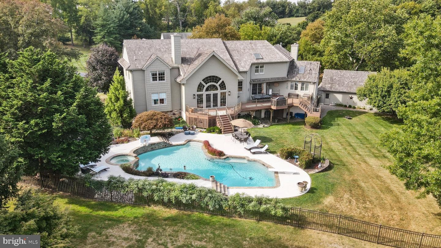 200 Barn Hill Road photo 4