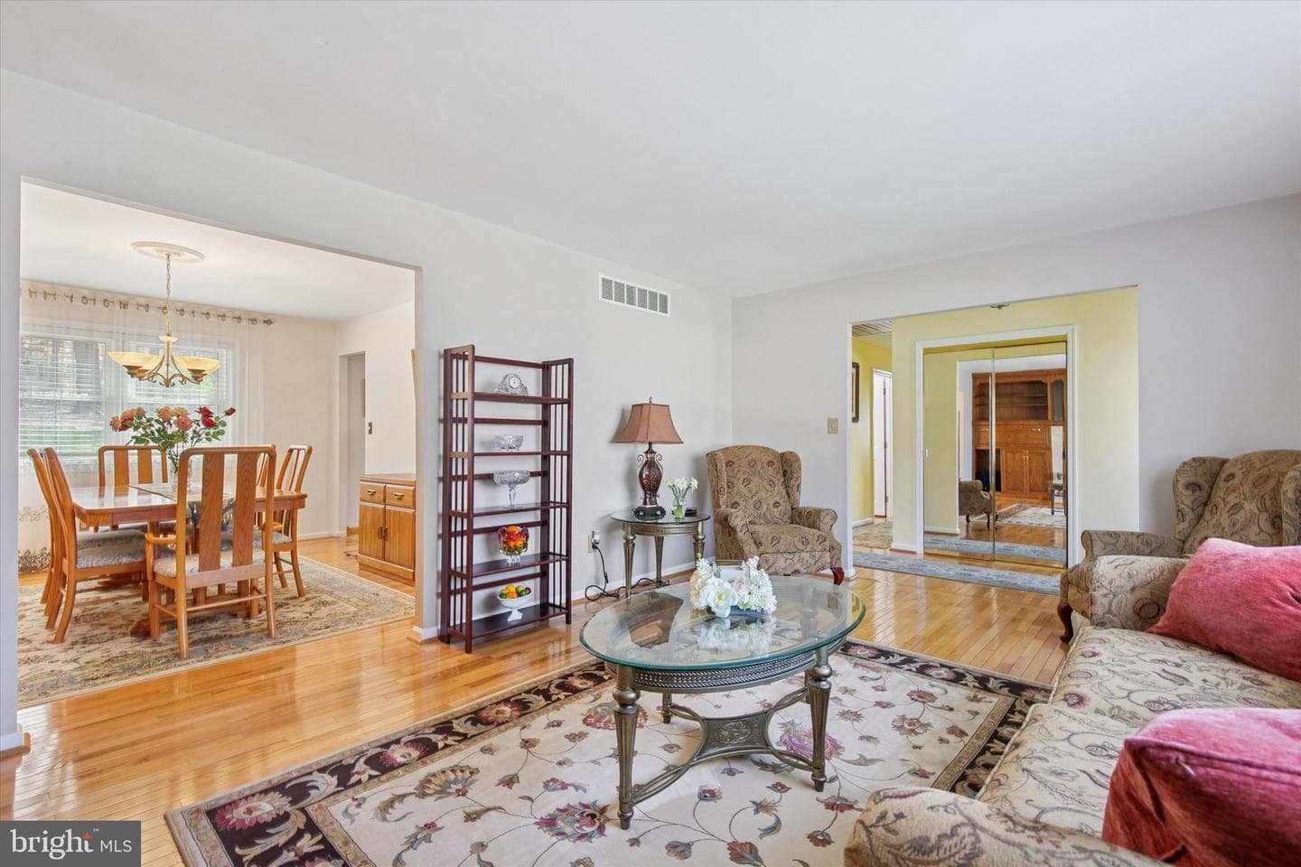 474 W Prospect Avenue photo 5