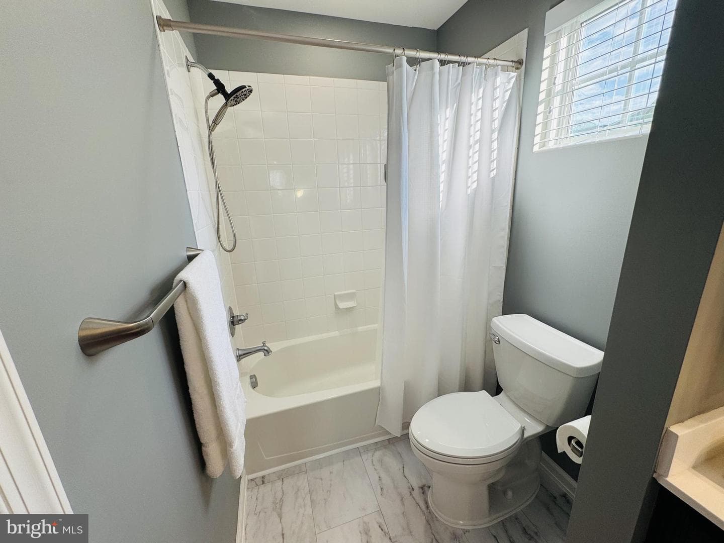 859 W Chestnut Street photo 25