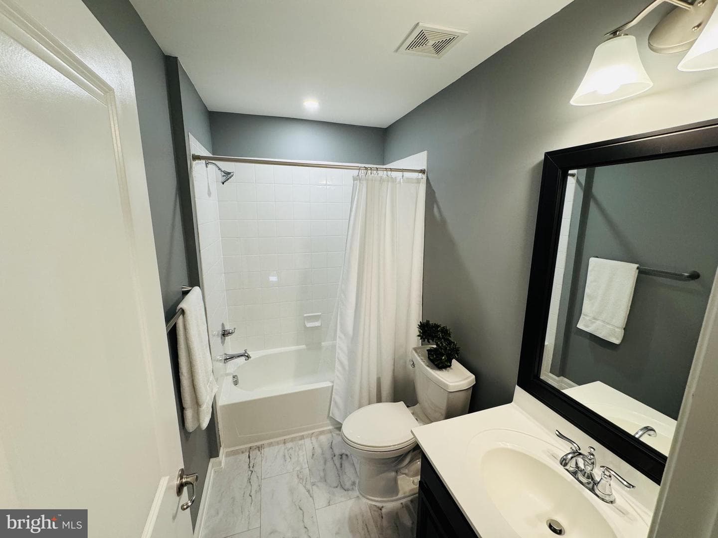 859 W Chestnut Street photo 39