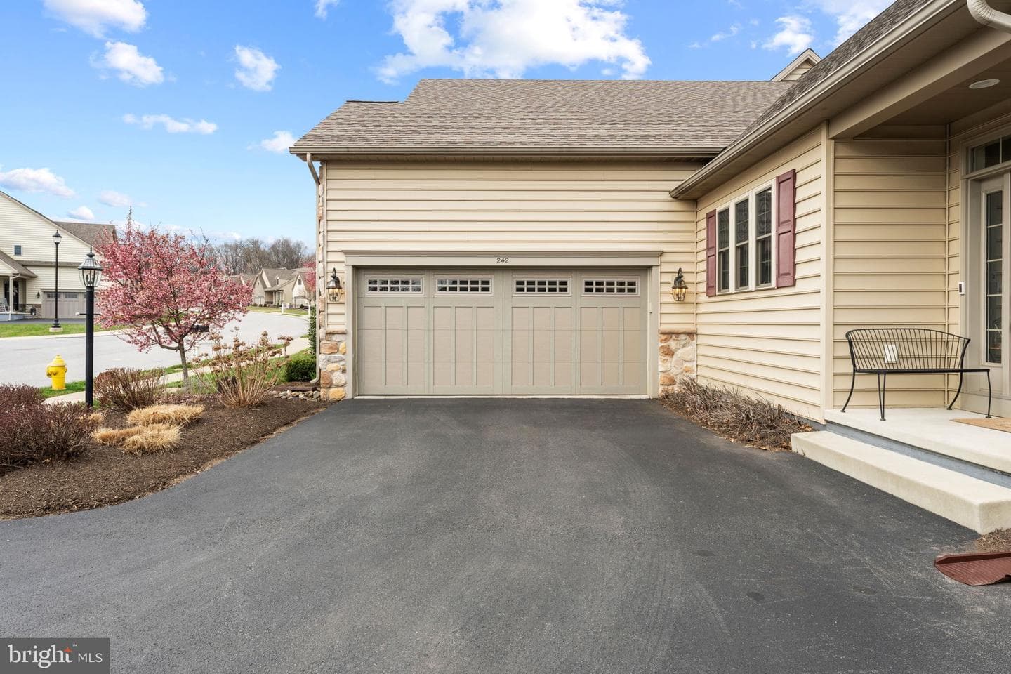 242 Honeycroft Boulevard photo 38