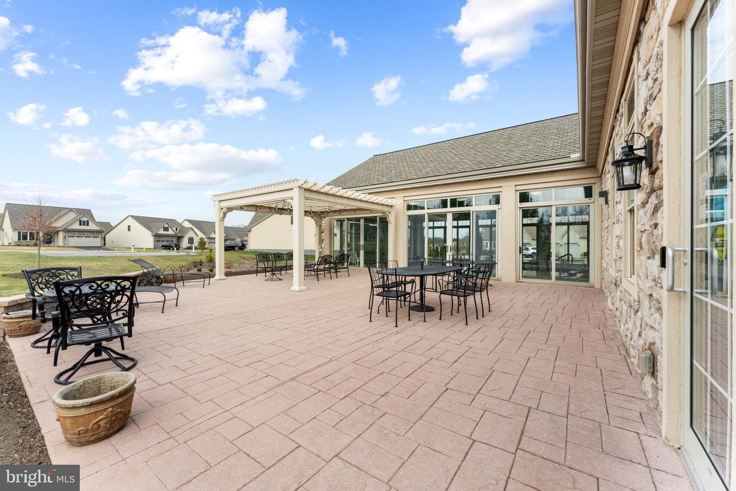 242 Honeycroft Boulevard photo 42