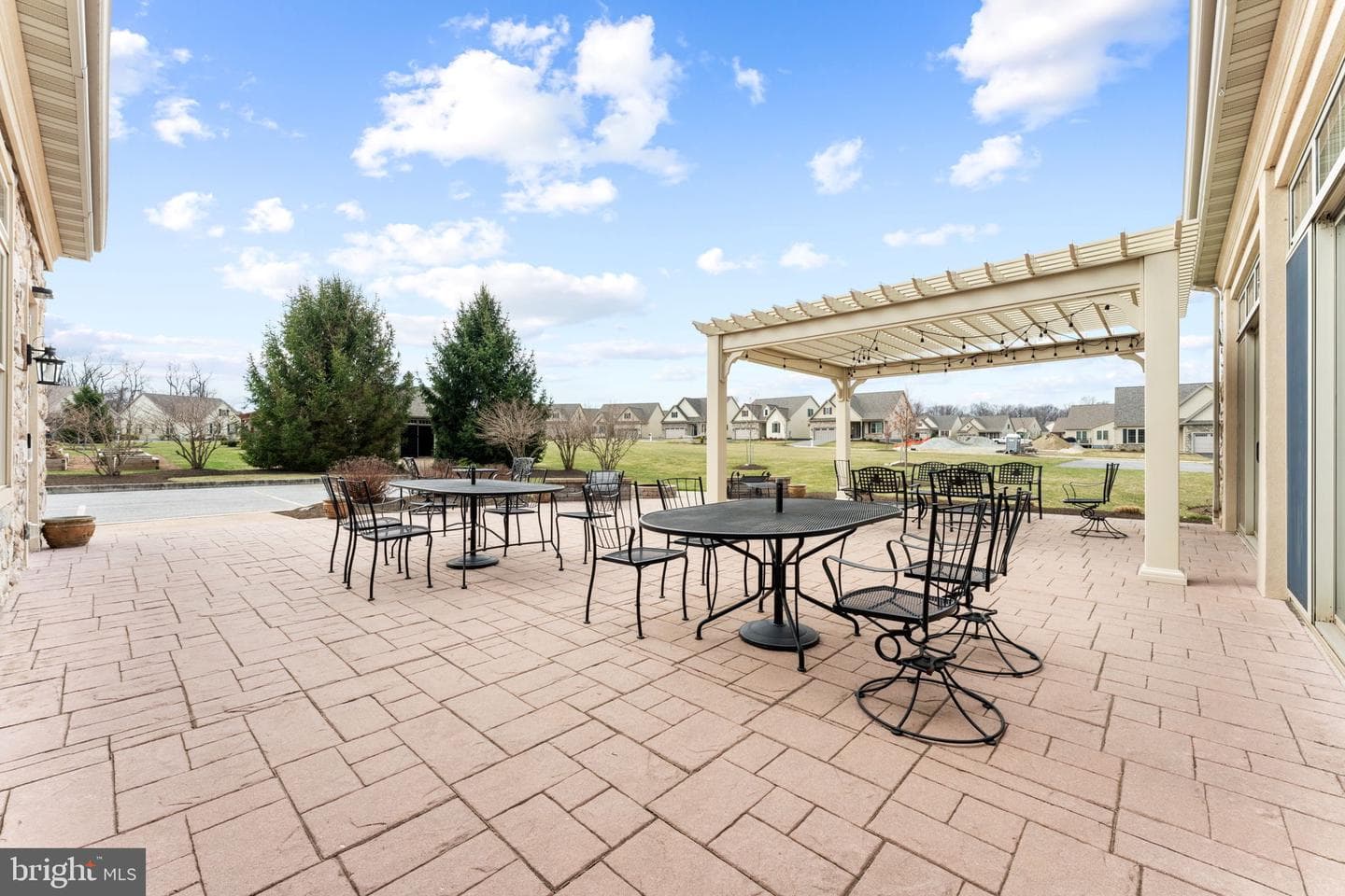 242 Honeycroft Boulevard photo 43
