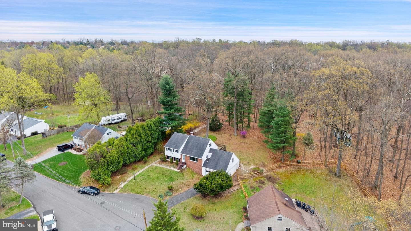 117 Spring Road photo 2