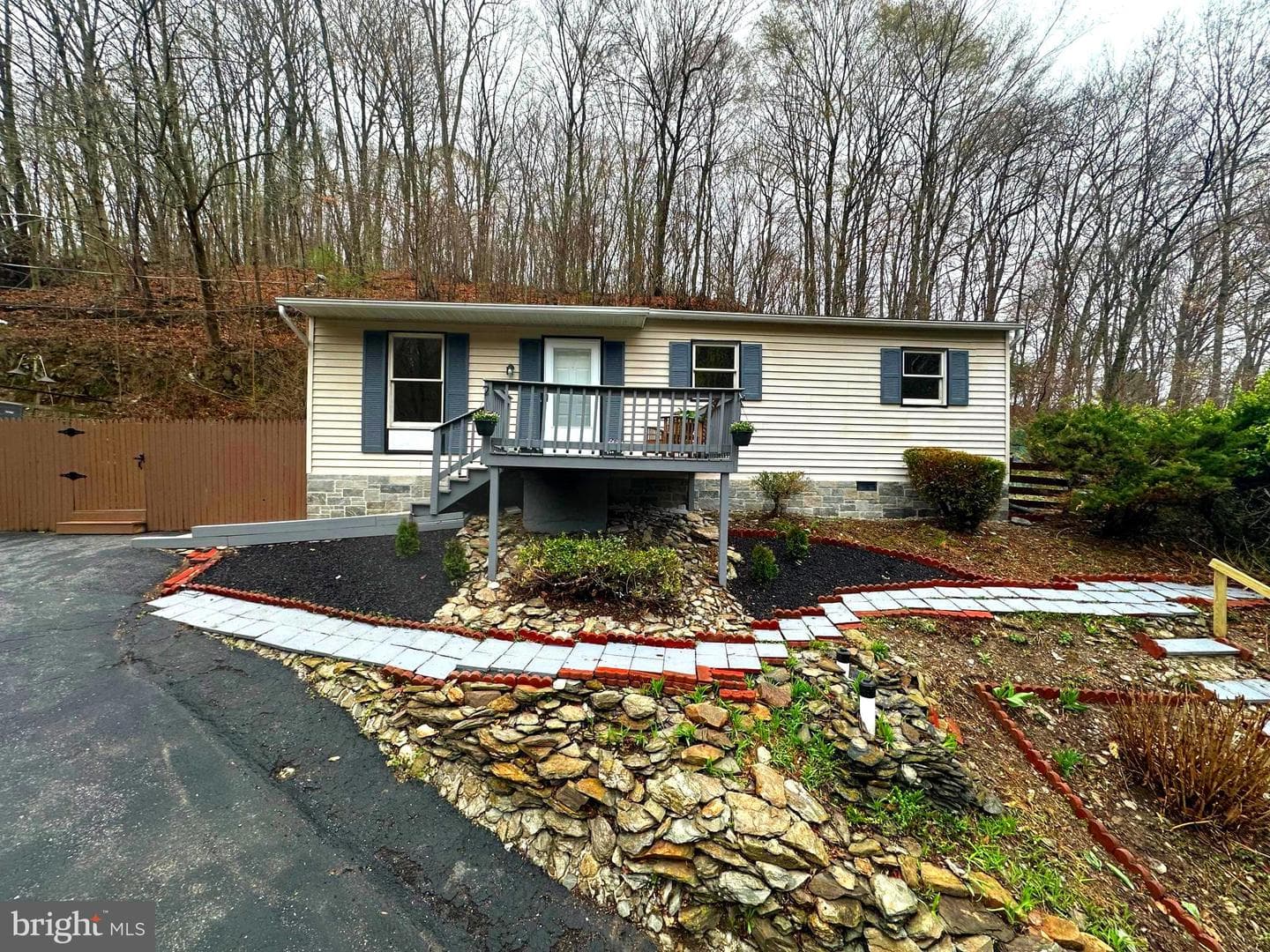 94 S Park Avenue photo 1