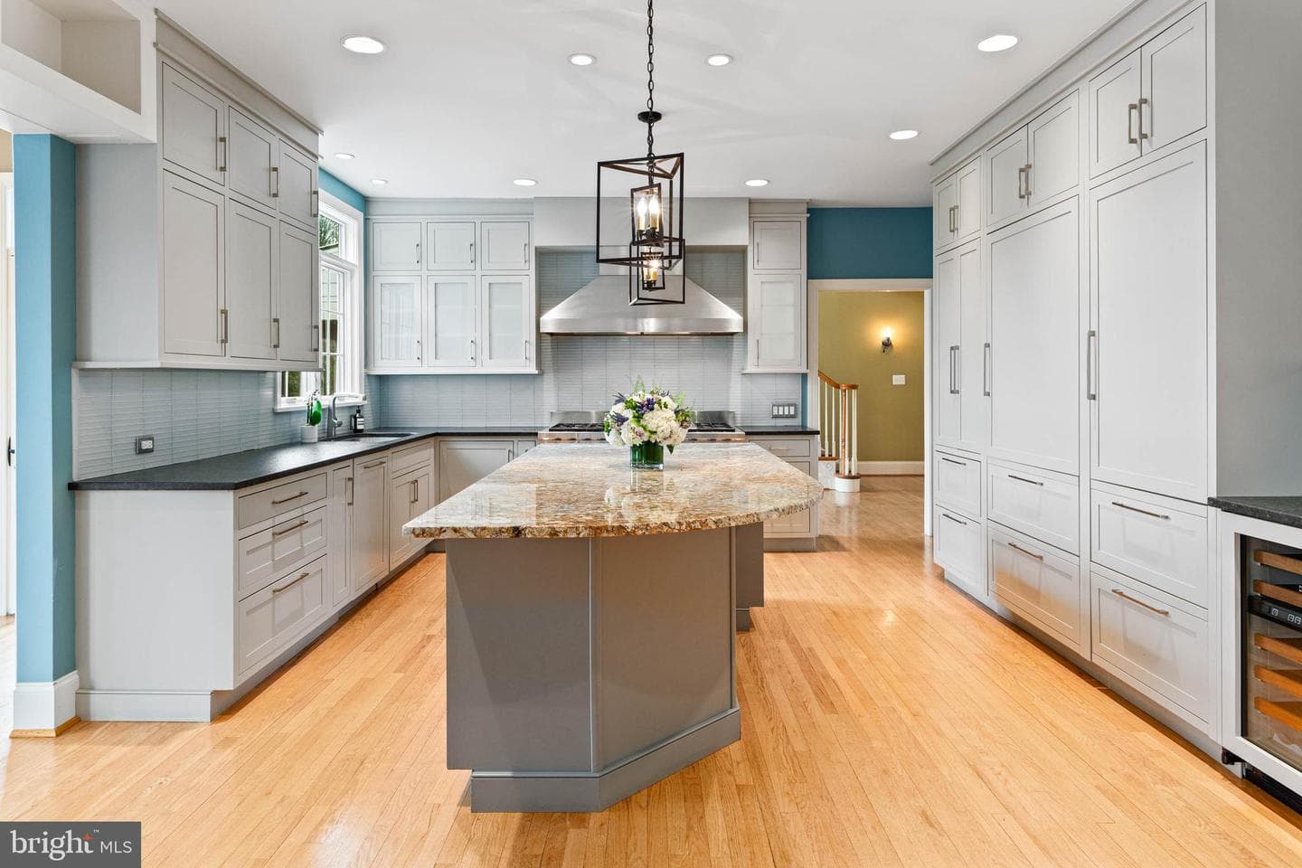 607 Newtown Road photo 22