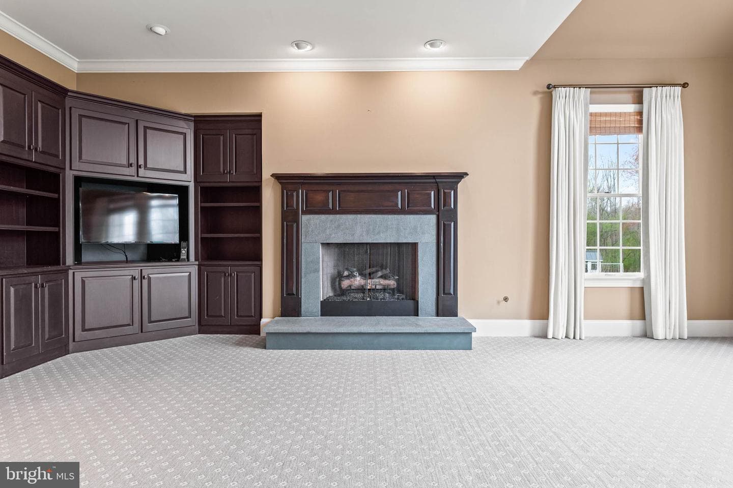 607 Newtown Road photo 32