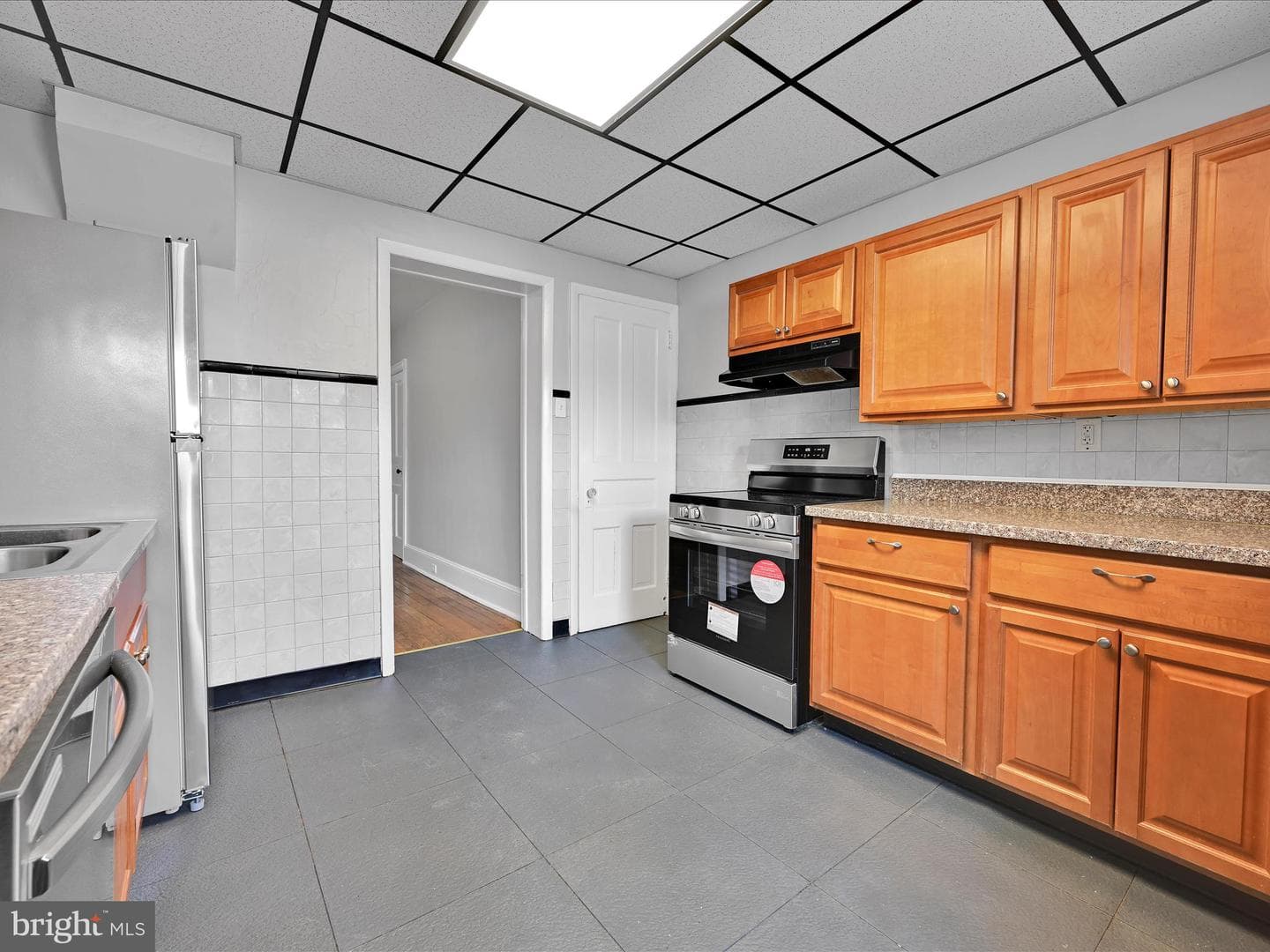 338 Charles Street photo 15