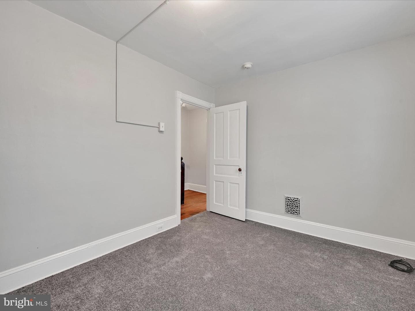 338 Charles Street photo 21