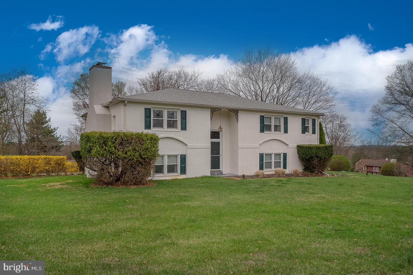 104 Beacon Drive E photo 2