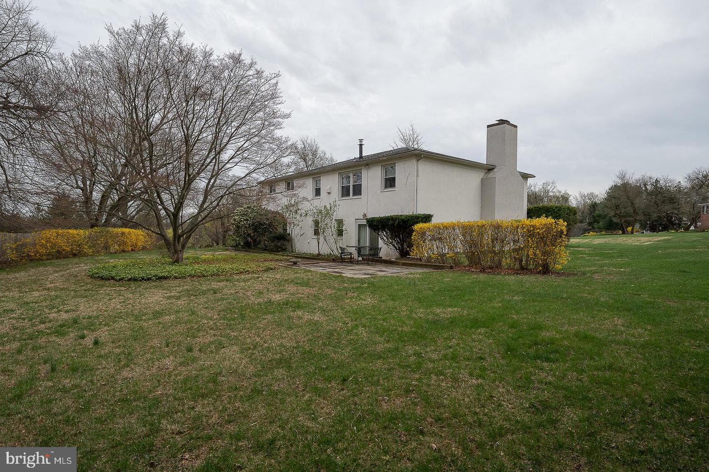 104 Beacon Drive E photo 33