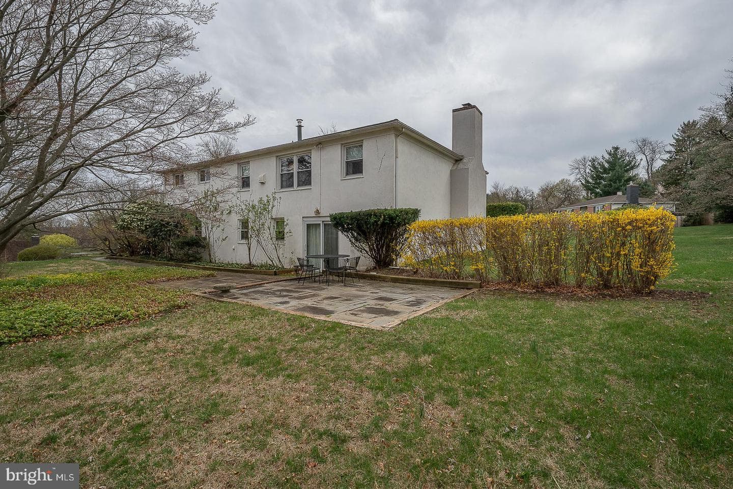 104 Beacon Drive E photo 34