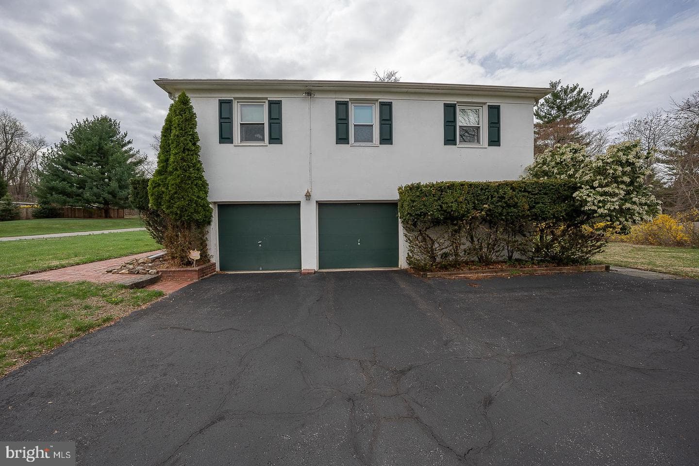104 Beacon Drive E photo 37