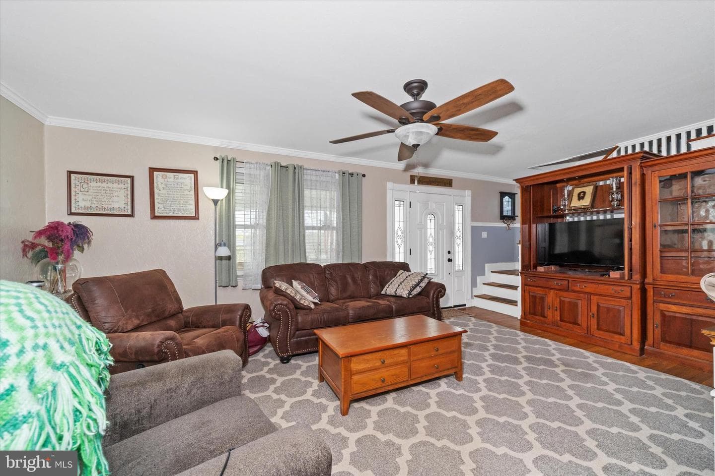 406 E South Street photo 9