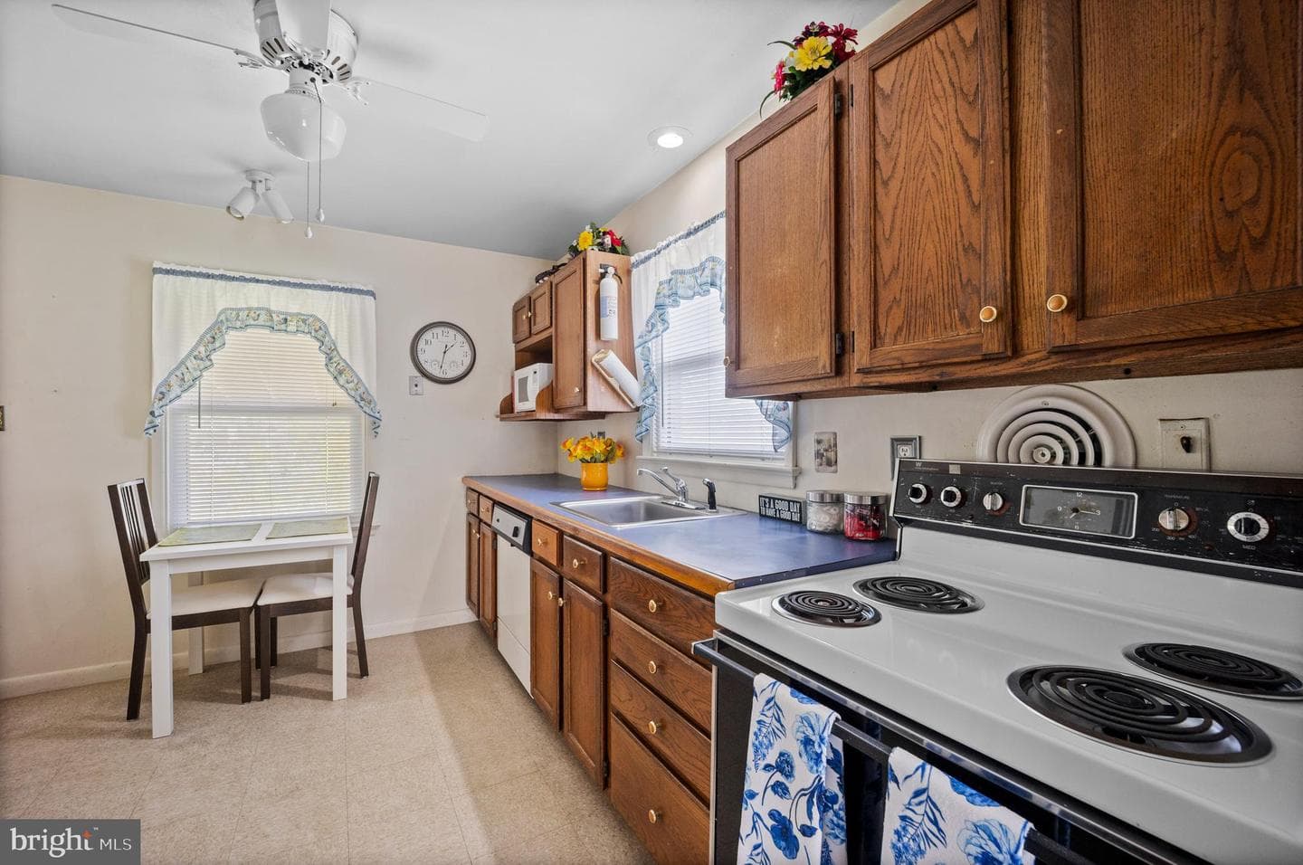 619 Oak Street photo 13