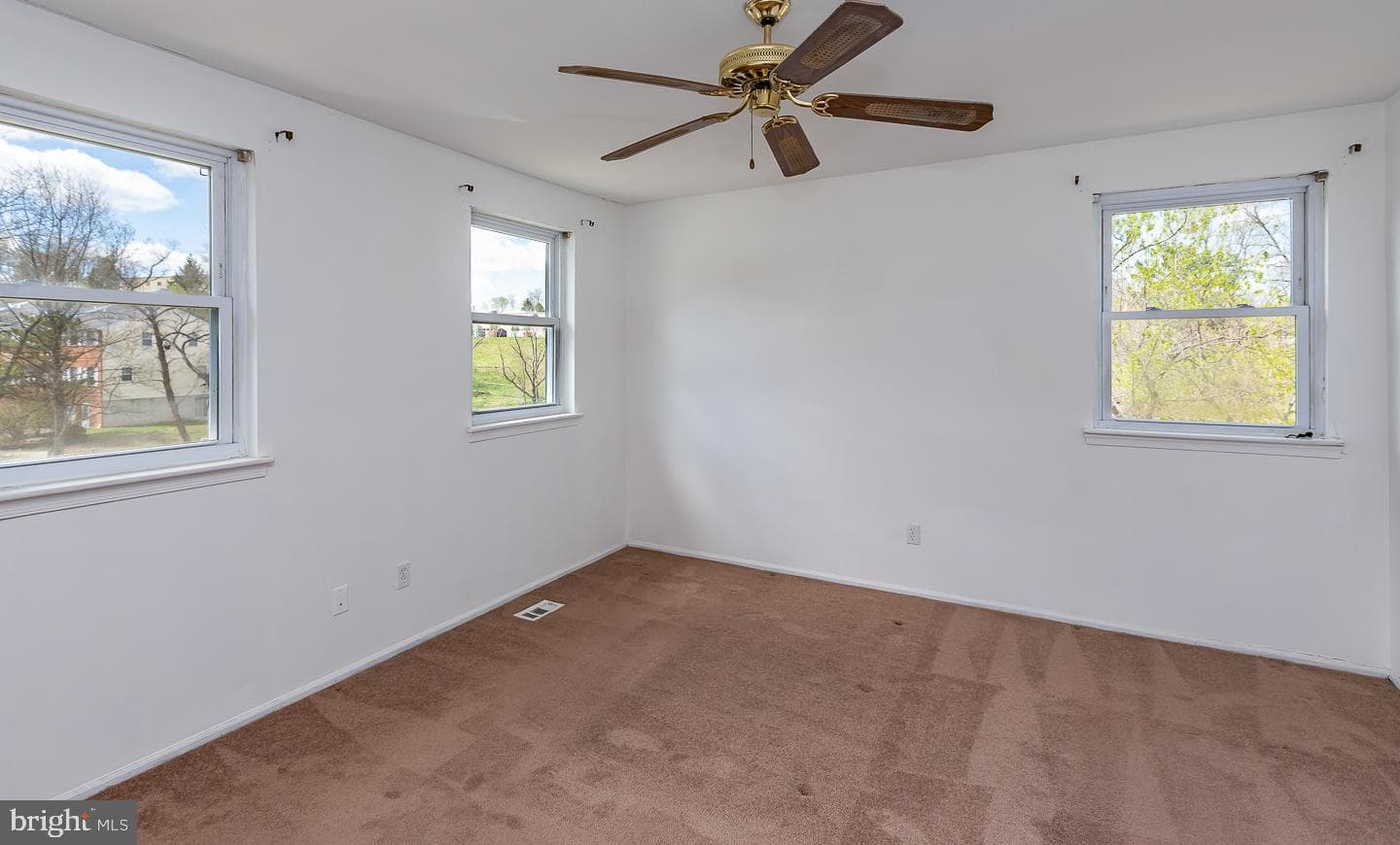 1640 S Coventry Lane photo 23