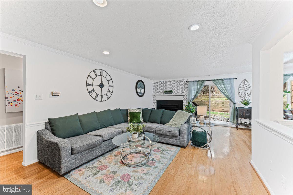 28 Hopkinson Court photo 7
