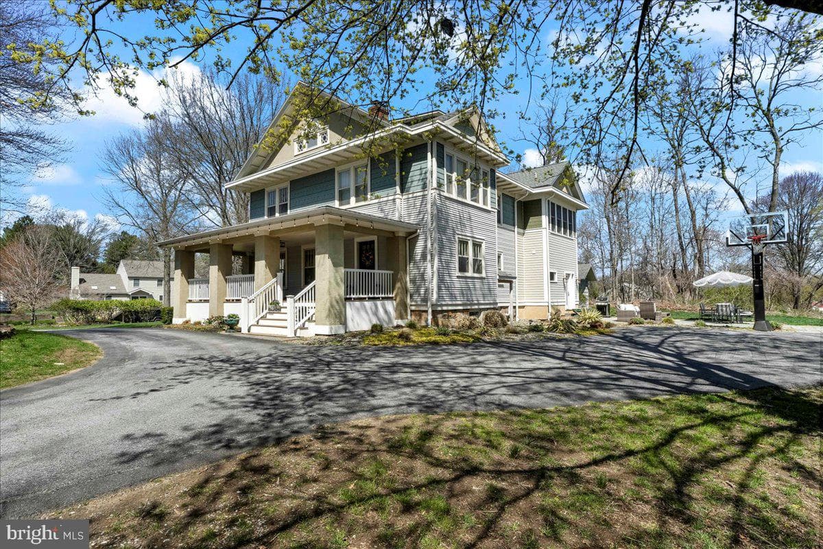 730 W Nields Street photo 8
