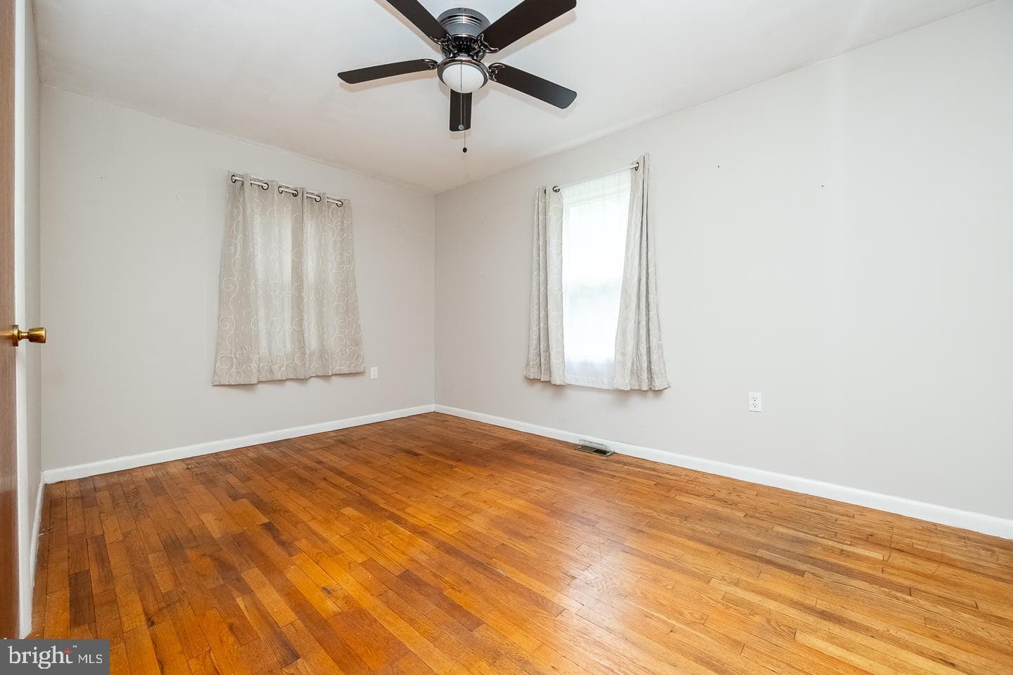 1437 Oakwood Road photo 8