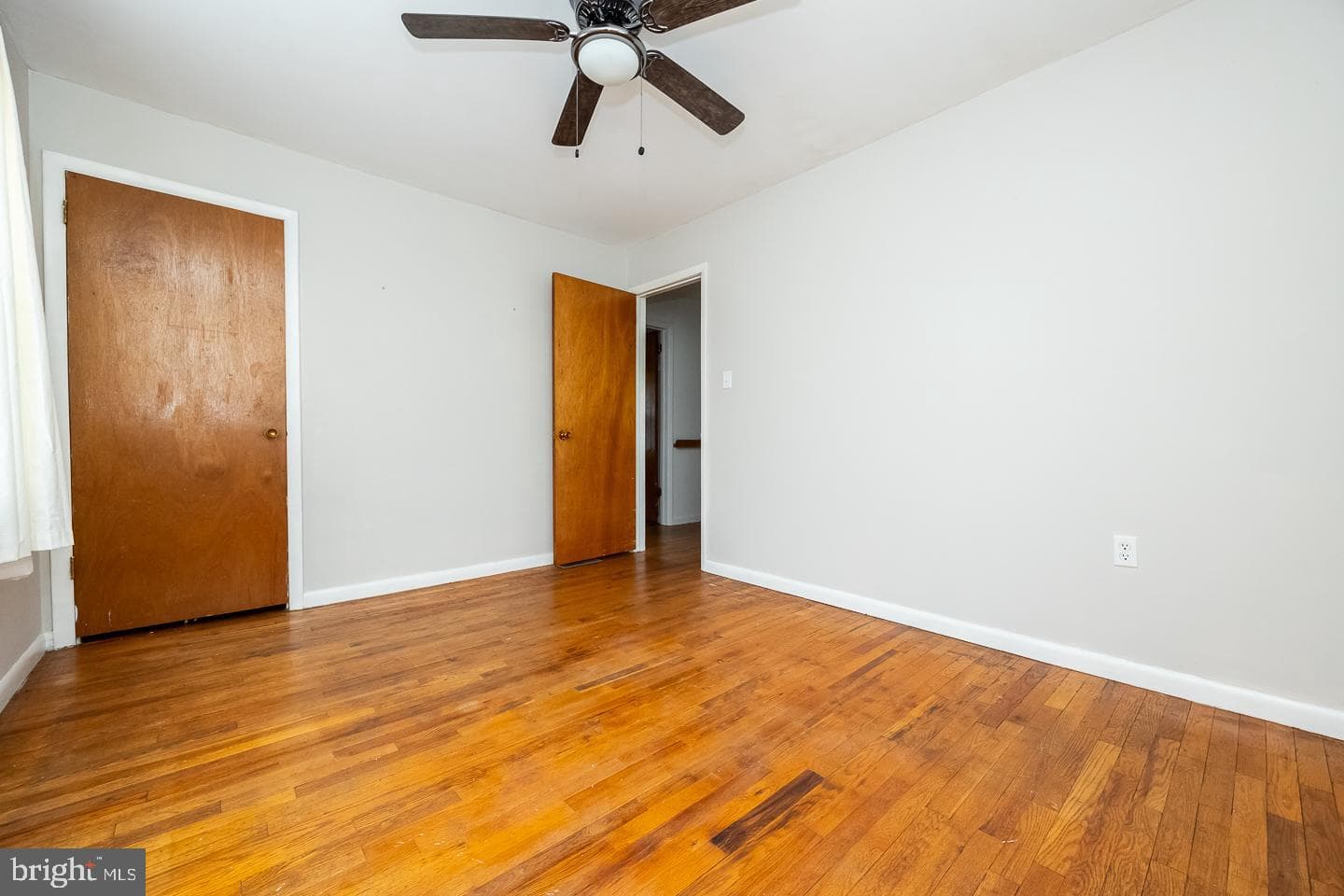1437 Oakwood Road photo 9