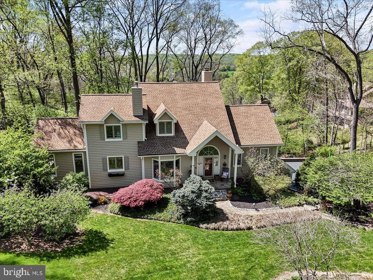 19 White Clay Drive photo 1