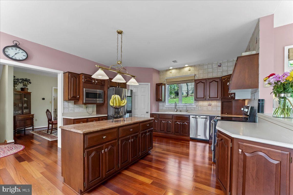 19 White Clay Drive photo 15