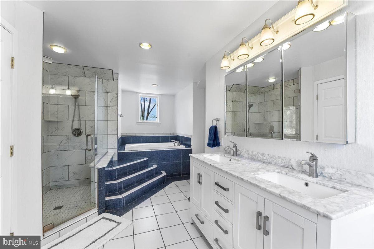 19 White Clay Drive photo 26