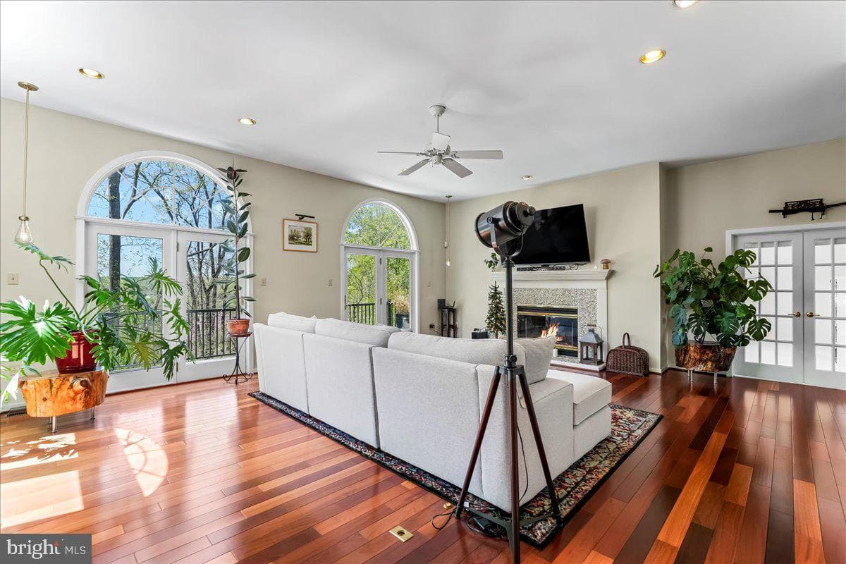 19 White Clay Drive photo 6